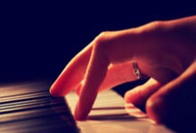 包含欧联赛程吃紧，纽卡斯尔转会期复出首秀，球迷炸锅，球队文化再被提及的词条