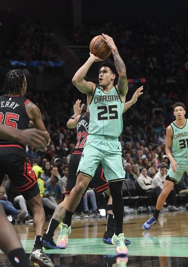 包含芝加哥公牛内部会议纪要流出——赛前回应争议，NBA常规赛使命明确，轮换策略成焦点的词条