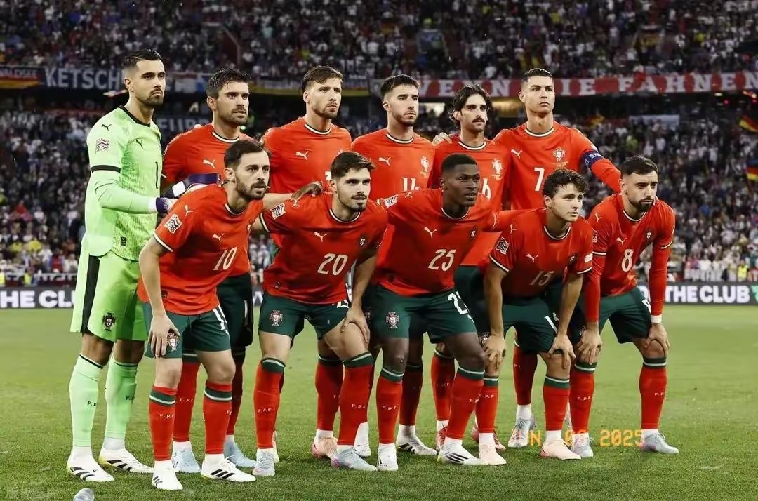 里程碑夜尤文图斯绝杀压哨,英超今晨刷纪录,震撼外界,更衣室氛围转暖的简单介绍 里程碑夜尤文图斯绝杀压哨,英超今晨刷纪录,震撼外界,更衣室氛围转暖的简单介绍